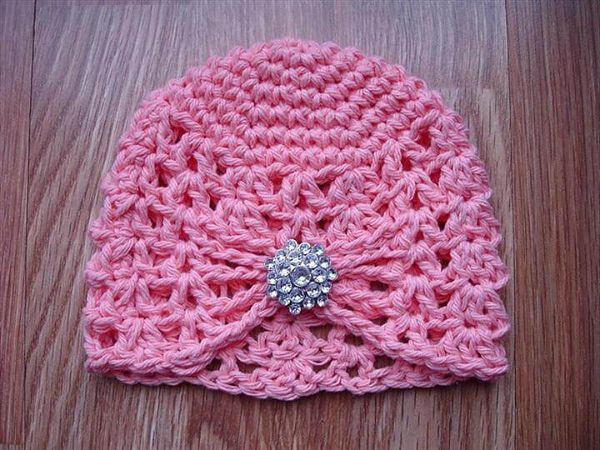 Mia Beanie pattern, pink crochet cap