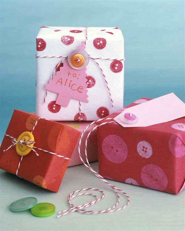 Button Gift Wrap