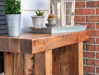 FREE PLANS to build this Classic DIY Outdoor Bench!