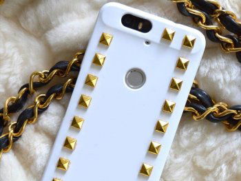 DIY Rockstud Phone Cover: