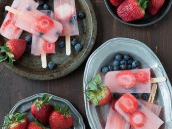 Best Summer Snacks and Snack Recipes - Berry Lemonade Popsicles - Quick And Easy Snack Ideas