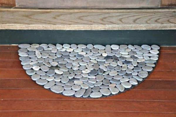 DIY River Rock Doormat