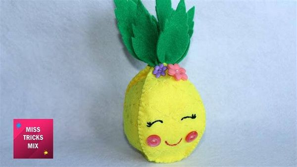 Felt Pineapple Plushie - DIY : How to make adorable felt pineapple / Felt Crafts - Kids Crafts.