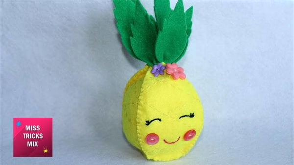 Felt Pineapple Plushie - DIY : How to make adorable felt pineapple / Felt Crafts - Kids Crafts.