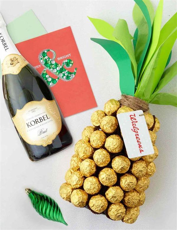 DIY Hospitality Pineapple. A bubbly spin on an Italian welcome. Now with chocolate.