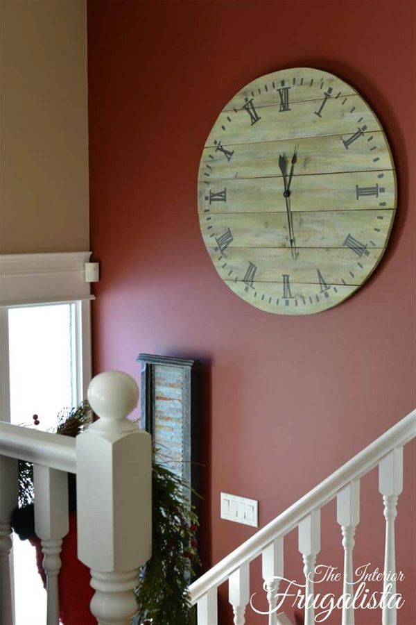 Pallet Wood Clock 