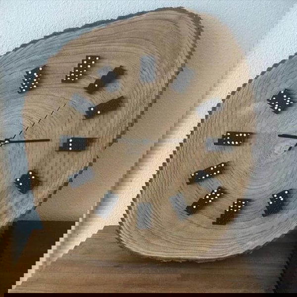 rustic pallet clock