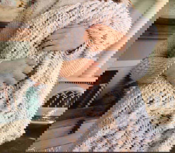 arm knitting, crochet projects, blanket, blanket tutorials, diy craft and projetcs