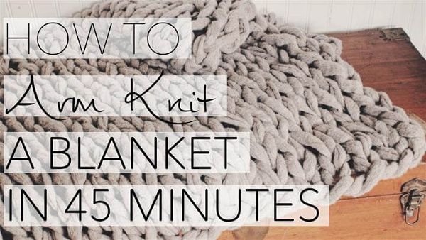 Arm Knit a Blanket in 45 Minutes with Simply Maggie