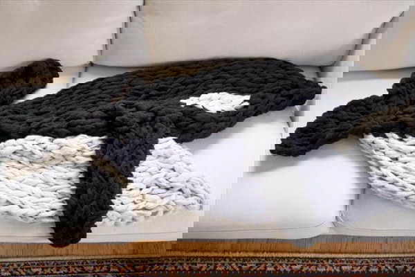 ARM KNIT ORCA WHALE BLANKET-FREE PATTERN