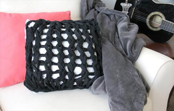 Arm knit pillow