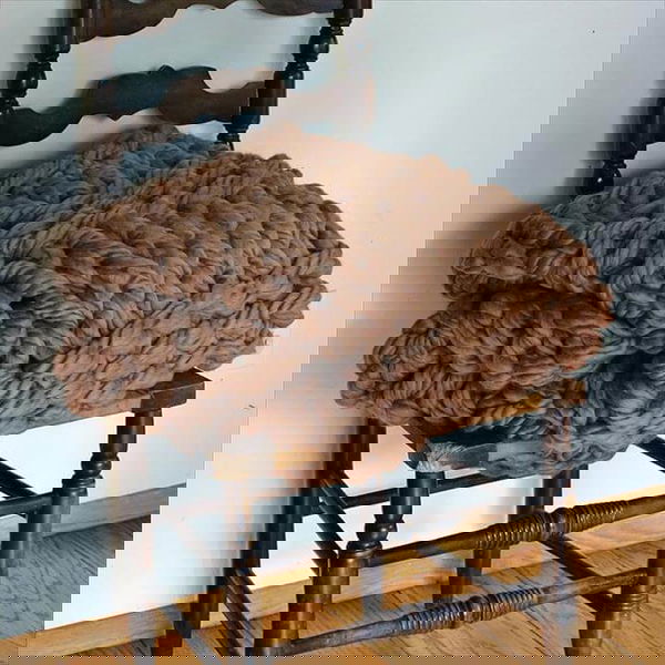 Arm Knit Throw