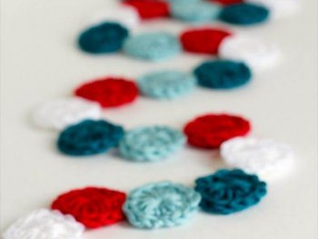 Circle Crochet Holiday Garland