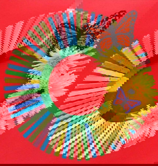 Clothes Pin Wreath, door decor, home decor, wreath ideas, diy gift