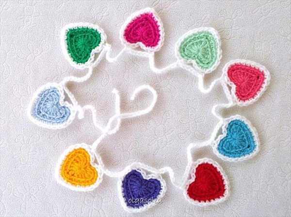 CROCHET FLOWER HEART BUNTING