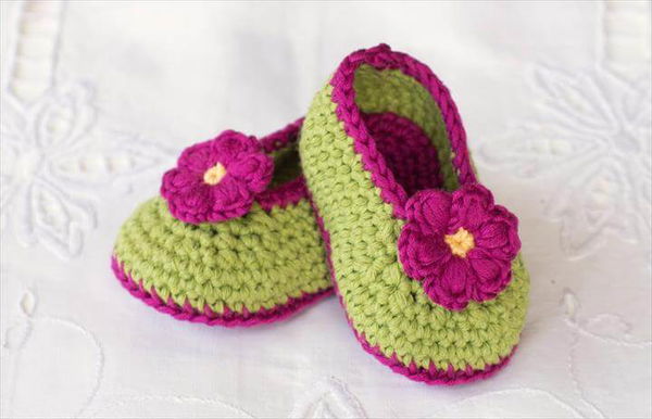 Easy to make crochet booties