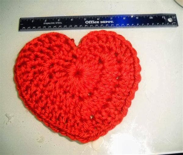 Crochet pattern for a large heart