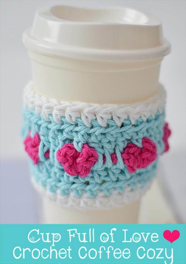 Love Hearts Coffee Cozy – free crochet pattern