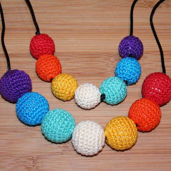 Wooden Crochet Necklace Rainbow in 23mm Beads