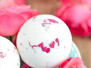 Rose & Milk Bath Bomb, DIY Bath Bombs & Homemade Bath Bomb Recipes, Bath