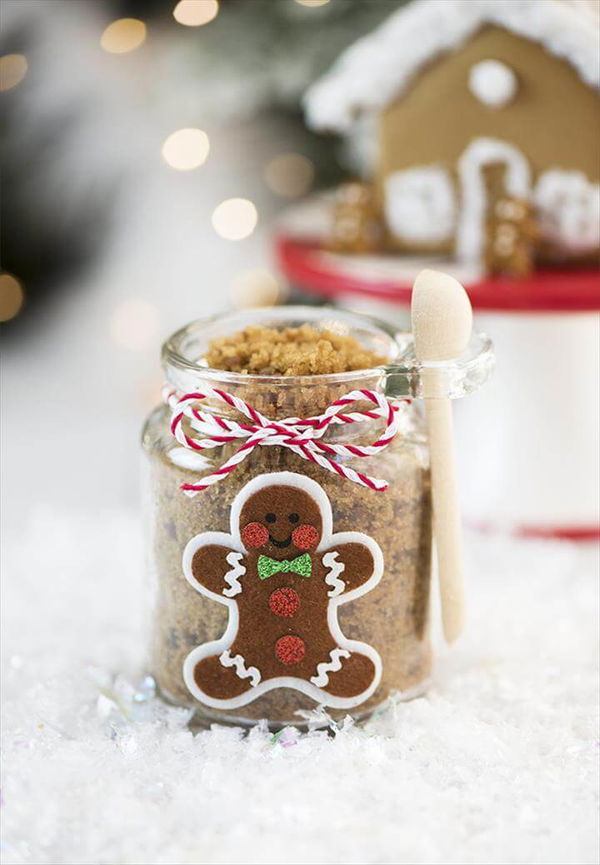 DIY Gingerbread Sugar Scrub – this easy gingerbread sugar scrub smells amazing and makes a lovely