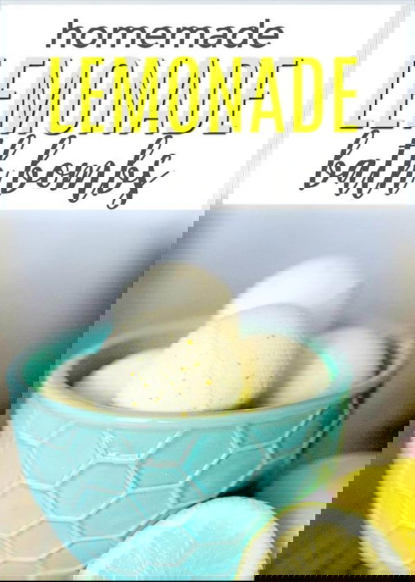Easy DIY Lemonade Bath Bombs infused with essential oils... these smell amazing!