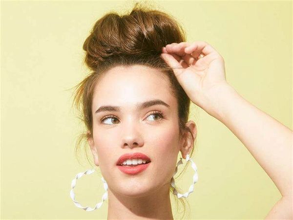 The Perfect Messy Bun in 3 Steps