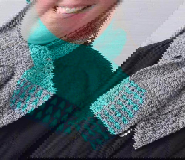 In the Neighborhood Keyhole Scarf, free crochet pattern 