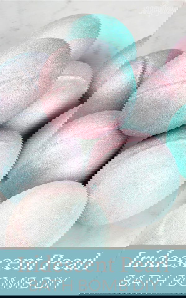Iridescent Pearl Bath Bomb DIY 