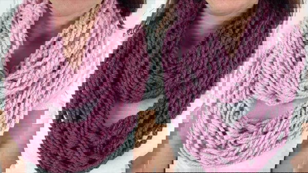 30 Minute Arm Knit Infinity Scarf Cowl with Lion Brand Wool Ease - Right Handed 