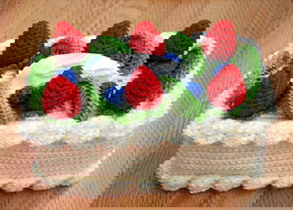 Chiffon Cake Tissue Box Cozy Free Crochet Pattern