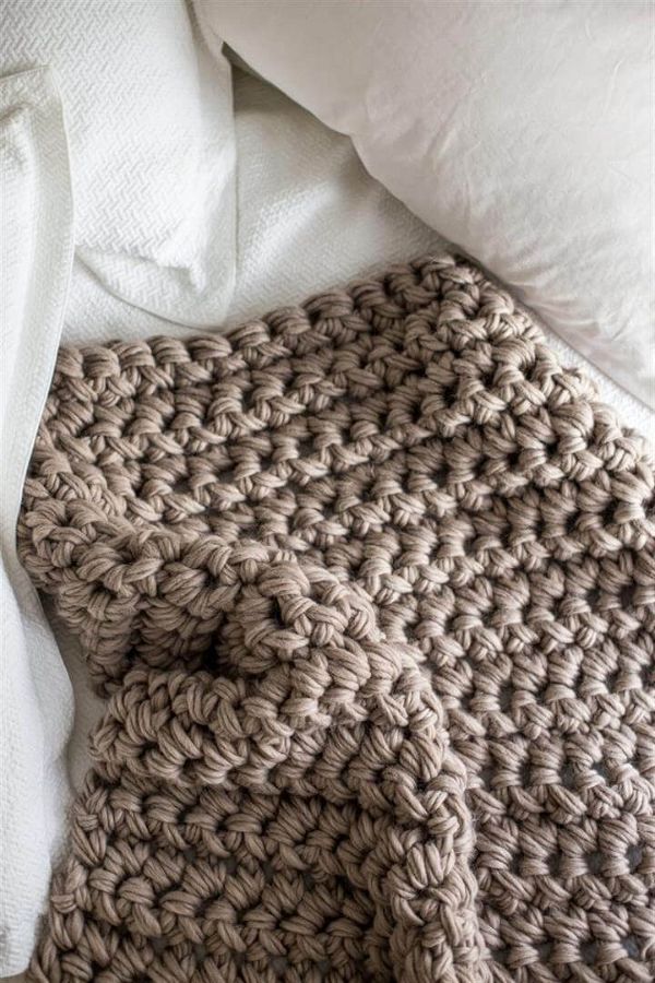 Gorgeous Hand Crochet Blanket in an Hour
