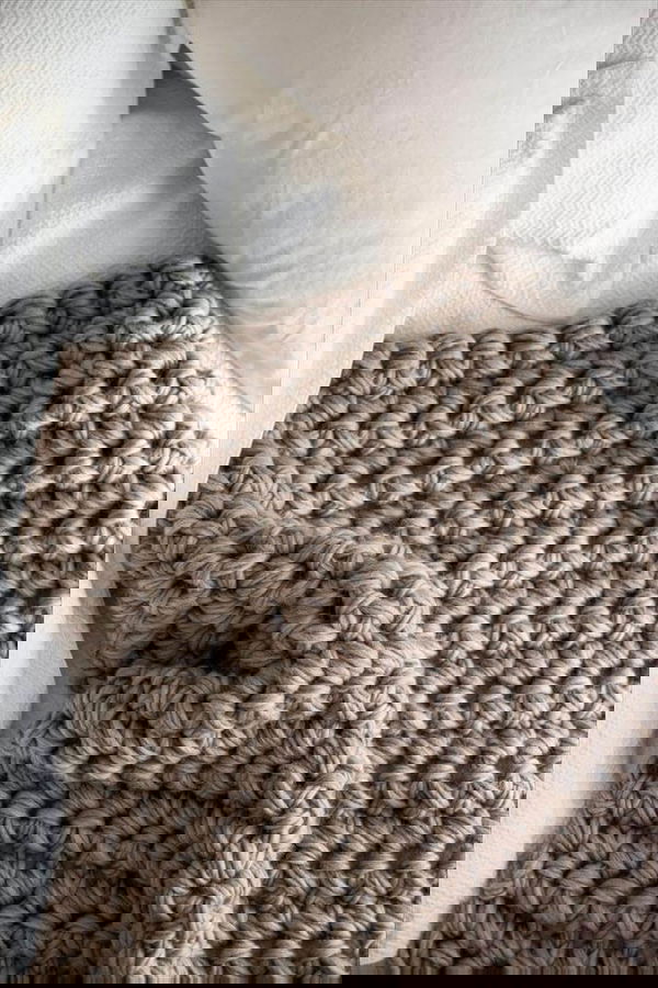 Gorgeous Hand Crochet Blanket in an Hour