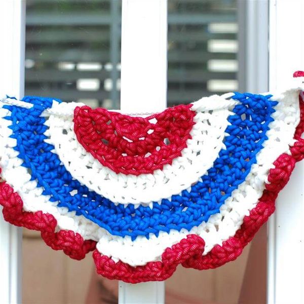 Home Decor. Bernat Maker Outdoor Patriotic Flag Bunting – Free Crochet Pattern