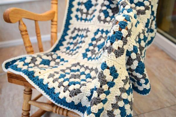 Crochet a Granny Square Blanket 