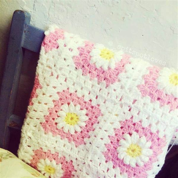 Lazy Daisy Crochet Blanket
