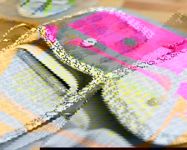 DIY Clutch Bag Pattern, DIY Clutch Bag Pattern {free sewing pattern}
