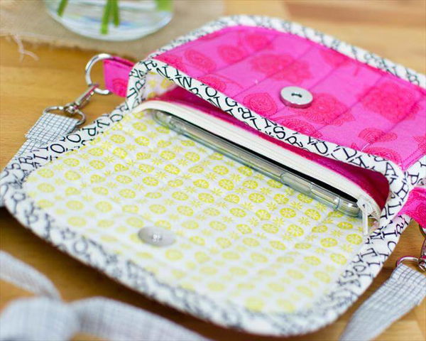 DIY Clutch Bag Pattern, DIY Clutch Bag Pattern {free sewing pattern}