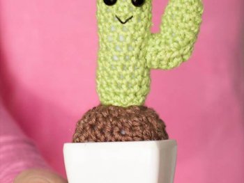 Crochet Cactus, Crochet Flowers, Miniature Plants, Cactus Plants, Yellow Flowers, Minis, Dollhouse Miniatures, Mini Cactus, Cotton Thread,Succulent Gifts, Crochet Cactus, Cactus Cactus, Mini Plants, Artificial Plants, Succulents, Amigurumi, Frida Kahlo, Amigurumi Patterns, Crochet Round, Easy Crochet, Knit Or Crochet, Crochet Hooks, Single Crochet, Crotchet, Crochet Cactus Free Pattern, Round Cactus, Cactus Planta,Crochet Cactus, Cute Crochet, Crochet Toys, Crochet Art, Fleur Crochet, Crotchet, Crochet Flowers, Crochet Patterns, Indoor Succulents,