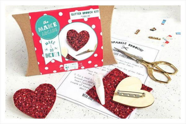 Jewelry Making Kits, Jewelry Kits, Jewellery Making, Craft Kits, Diy Kits, Valentines Diy, Valentine Day Gifts, Cool Diy Projects, Diy Crafts Jewelry,