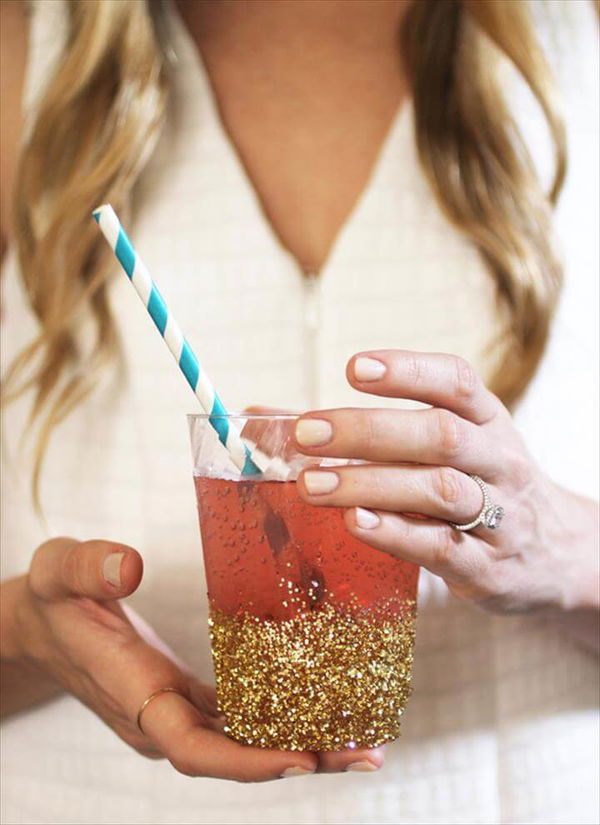 DIY Glitter Dipped Cups, Birthday Party Ideas, 21 Party, Adult Party Ideas, Adult Birthday Ideas, Diy Party Cups, Adult Party Favors, 21st Party Themes, Slumber Party Ideas, Slumber Party Crafts,