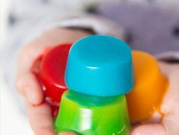 Your Kids Will Love These DIY Rainbow Jelly Soaps, Shower Jellies Diy, Bath Jellies, Rainbow Jelly, Crafts For Kids, Diy Crafts, Candy Crafts, Soap Recipes, Bath Recipes, Jelly Soap,
