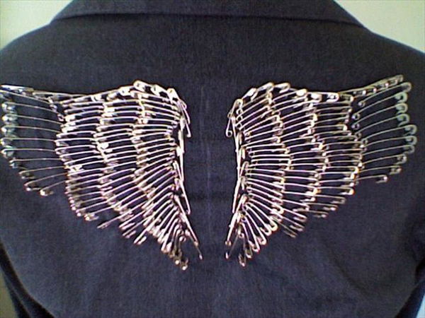 Safety Pin Wings, Safety Pins, Safety Pin Art, Safety Pin Tattoo, Safety Pin Crafts, Safety Pin Jewelry, Wings Diy, Diy Angel Wings, Bat Wings, Metal Wings, Safety Pin Art, Safety Pin Jewelry, Safety Pin Crafts, Diy Jewelry, Safety Pins, Safety Pin Art, Safety Pin Crafts, Safety Pins, Pulls, Safety Pin Art, Safety Pin Crafts, Safety Pins, Studded Denim, Studded Jacket, Pete Wentz, Clothes Crafts, Angel Wings, Cloths, Diy Craft Projects, Diy Crafts, Diy Fashion, Fashion Hacks, Fashion Sewing, Safety Pin Art, Safety Pins, Diy Wings, Stick Pins, Sewing Tools, Bomber Jacket, Diy Clothes, Leather Jacket, Binder Clips, Jewelry Making, Leh, Safety Pin Art, Safety Pins, Karate, Diy Clothes, Angel Wings, Diy Fashion, Fashion Outfits, Fasion, Diy Wings, Diy Fashion, Safety Pins, Safety Pin Art, Safety Pin Crafts, Safety Pin Jewelry, Pins On Jacket, Diy Fashion, Denim Bag Tutorial, Designer Denim Jacket, Denim Jacket Embroidery, Fashion Jewelry, Diy Fashion, Safety Pins, Safety Pin Crafts, Wings Diy, Safety Pin Bracelet, Angel Wings, Diy Couture, Artisanal, Creations,