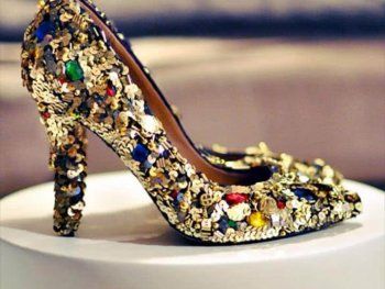 Bling Bling (Jewelry, Clips or Gems), Sequin Shoes, Sparkle Shoes, Embellished Shoes, Sparkly Heels, Glitter Shoes, Gold Diy, Diy Fashion, Diy Clothes, Jimmy Choo,