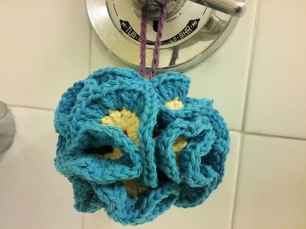 Bath Pouf- Free Pattern (With Photo Tutorial)