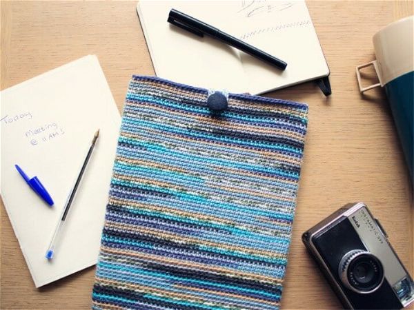 Crocheted Self-Striping Case