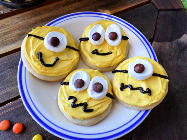 DIY Easy Minions Cookies