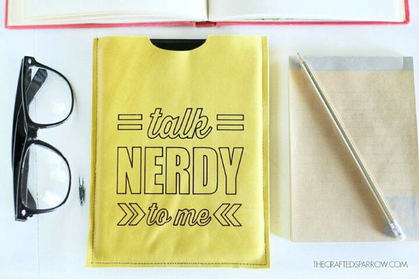 Geek Chic Leather iPad Sleeve