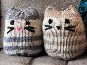 Free Mini Kitty Pouf Pattern